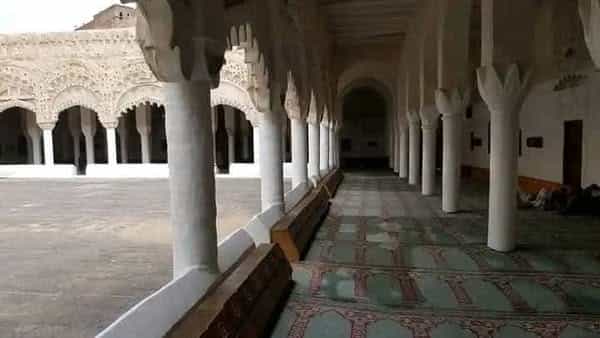 جامع الروضة.. معلم ديني وتاريخي يحتضن عبق الماضي وروح الإيمان - صورة إضافية 2